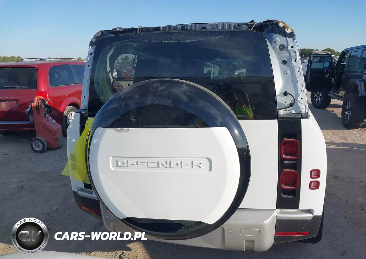 2025 Land Rover Defender 130 P300 S VIN:SALEJFFU5S2458312 - 16