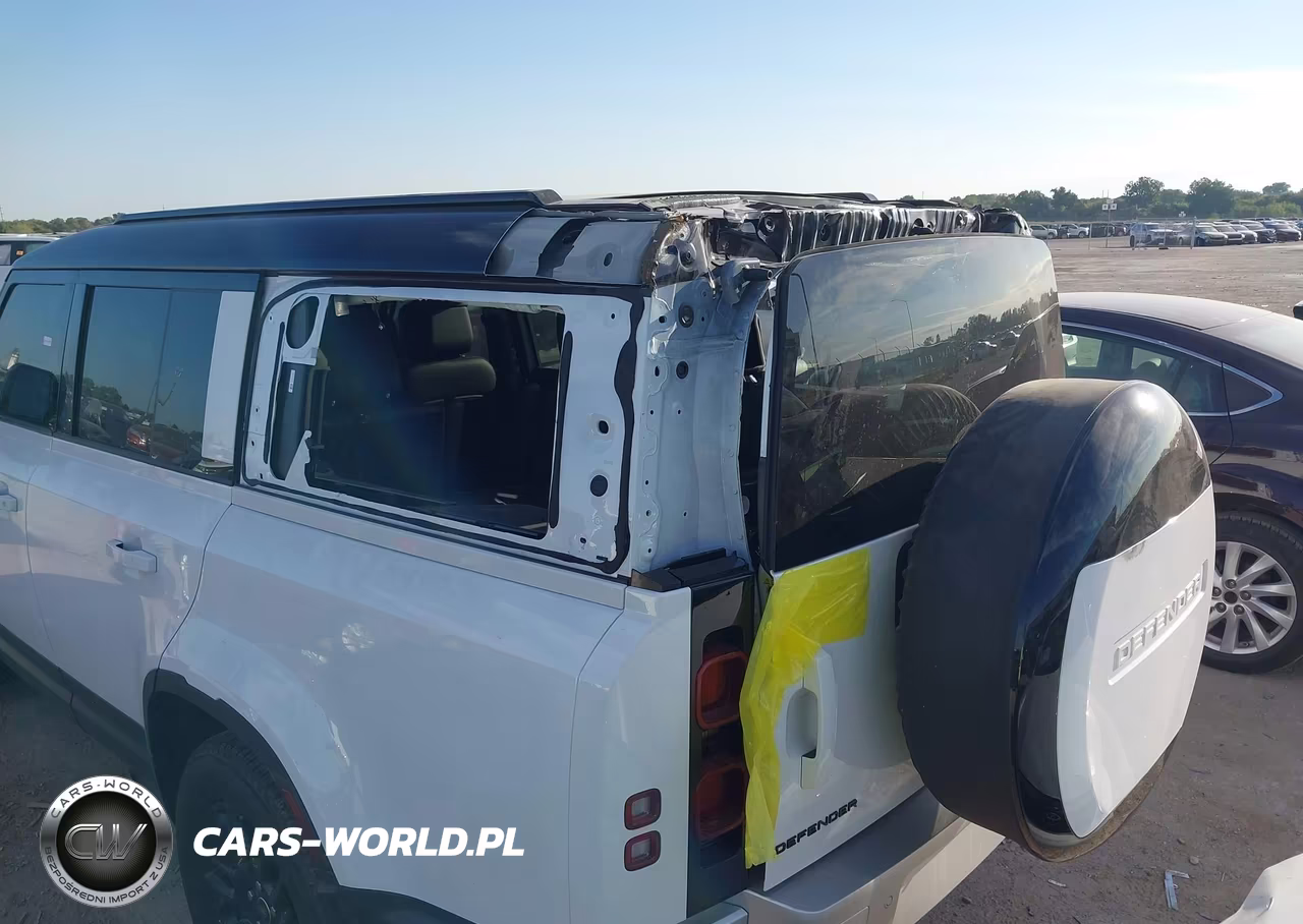 2025 Land Rover Defender 130 P300 S VIN:SALEJFFU5S2458312 - 17