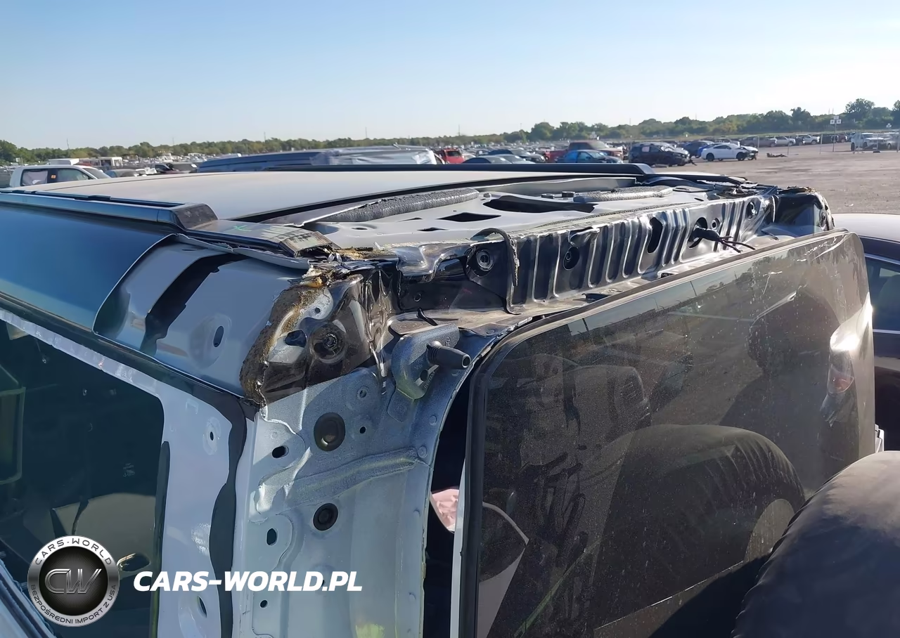 2025 Land Rover Defender 130 P300 S VIN:SALEJFFU5S2458312 - 18