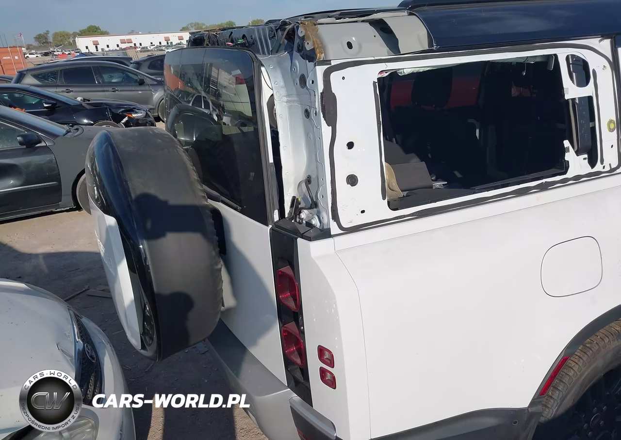 2025 Land Rover Defender 130 P300 S VIN:SALEJFFU5S2458312 - 6