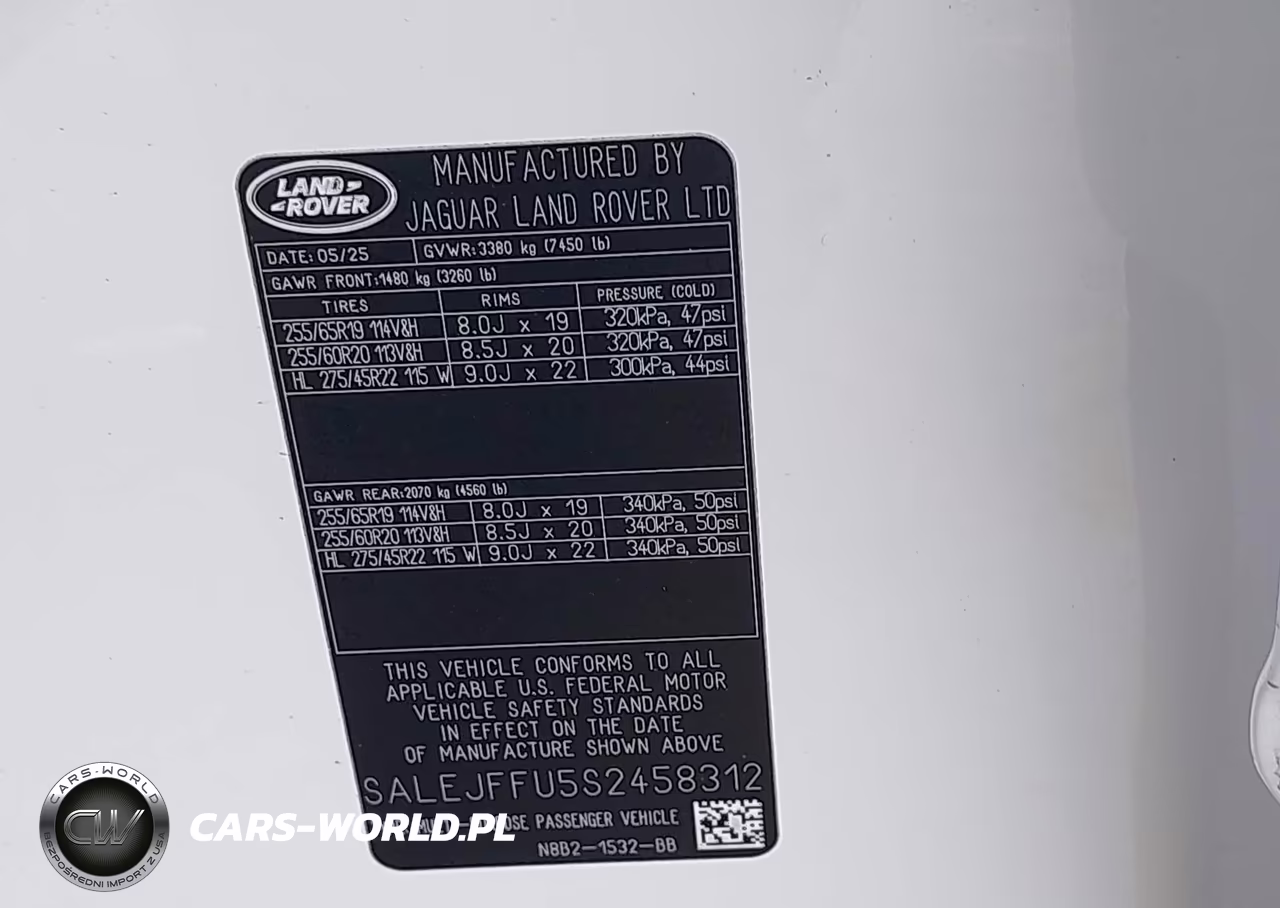 2025 Land Rover Defender 130 P300 S VIN:SALEJFFU5S2458312 - 9