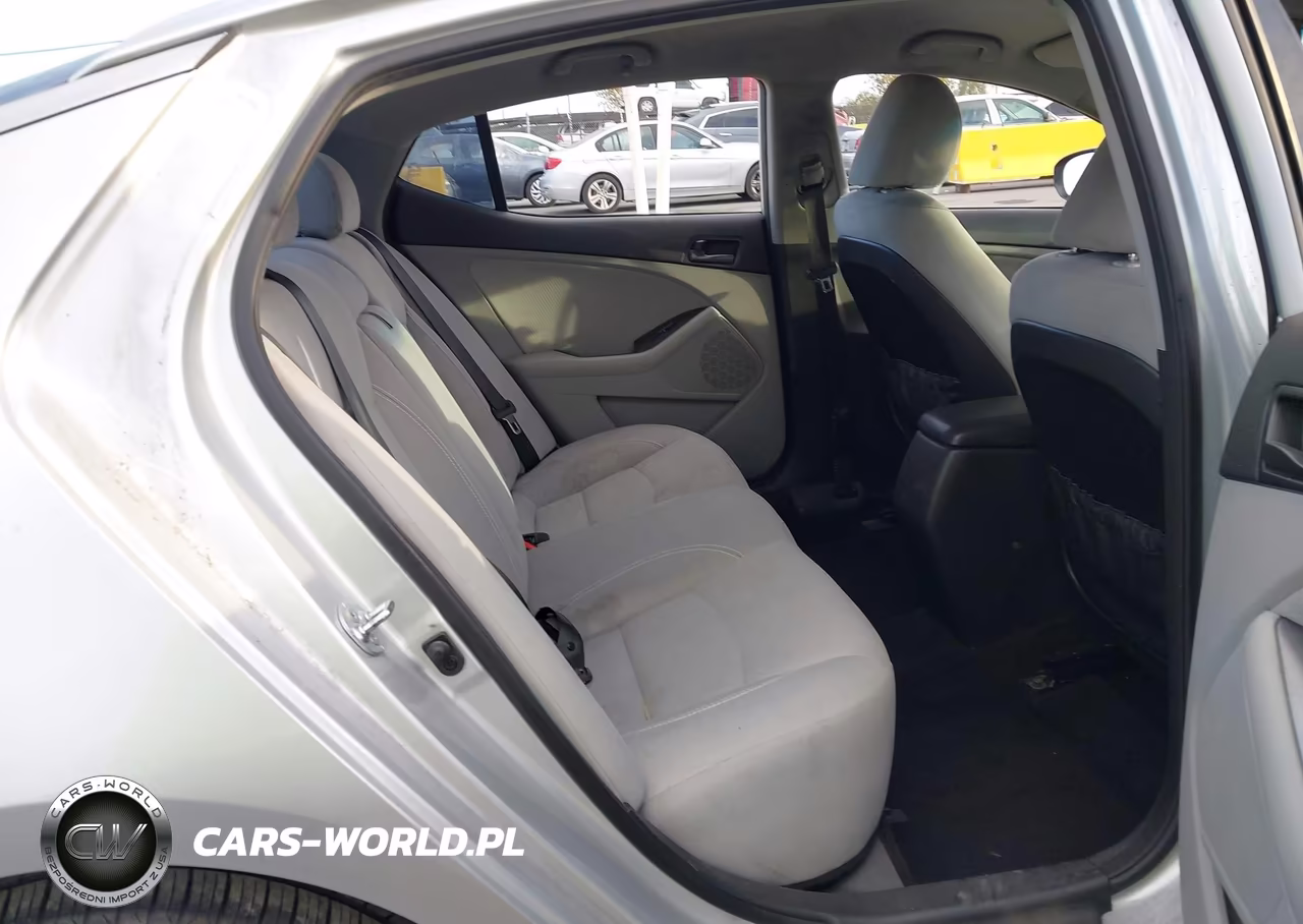 2015 Kia Optima Lx VIN:5XXGM4A72FG351974 - 8