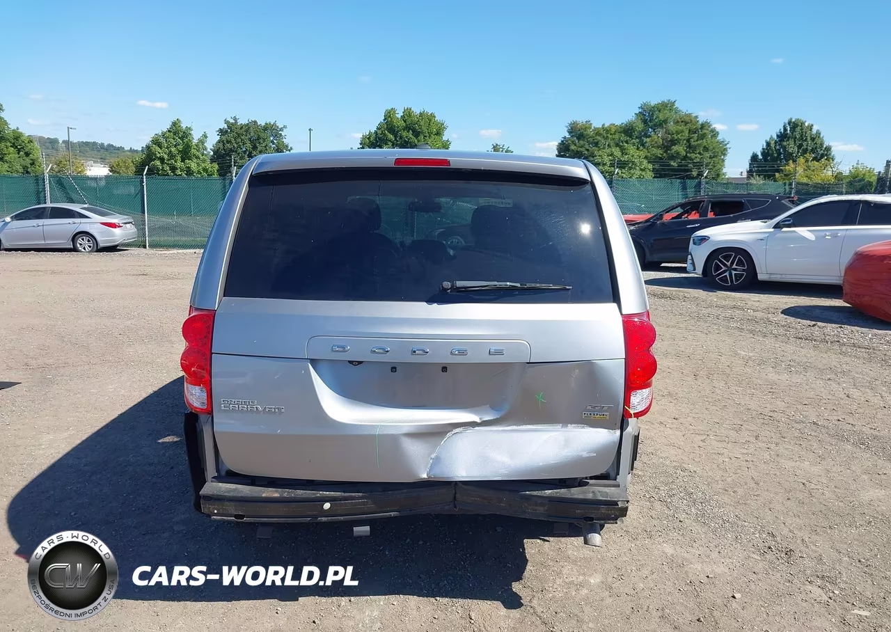 2018 Dodge Grand Caravan Gt VIN:2C4RDGEG4JR296058 - 17