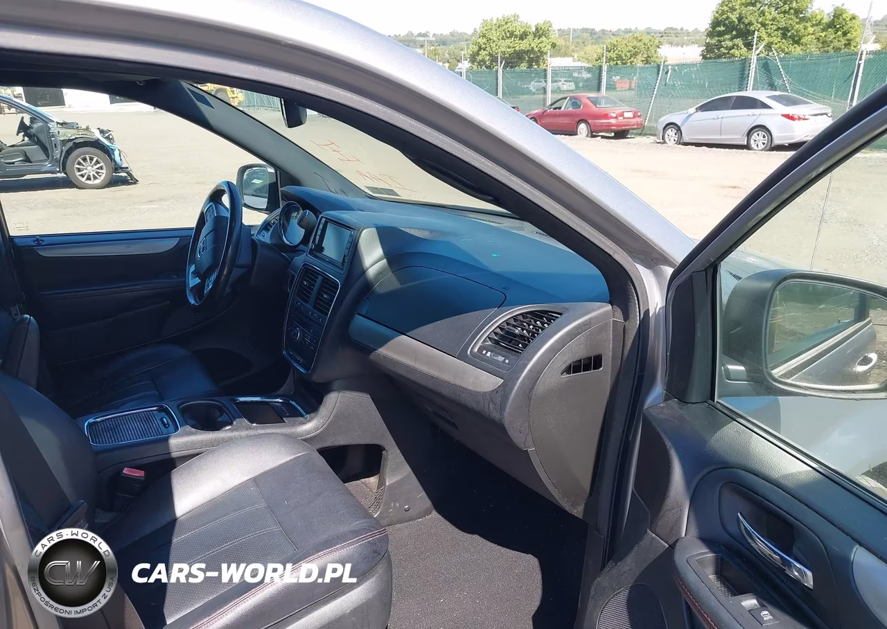 2018 Dodge Grand Caravan Gt VIN:2C4RDGEG4JR296058 - 5