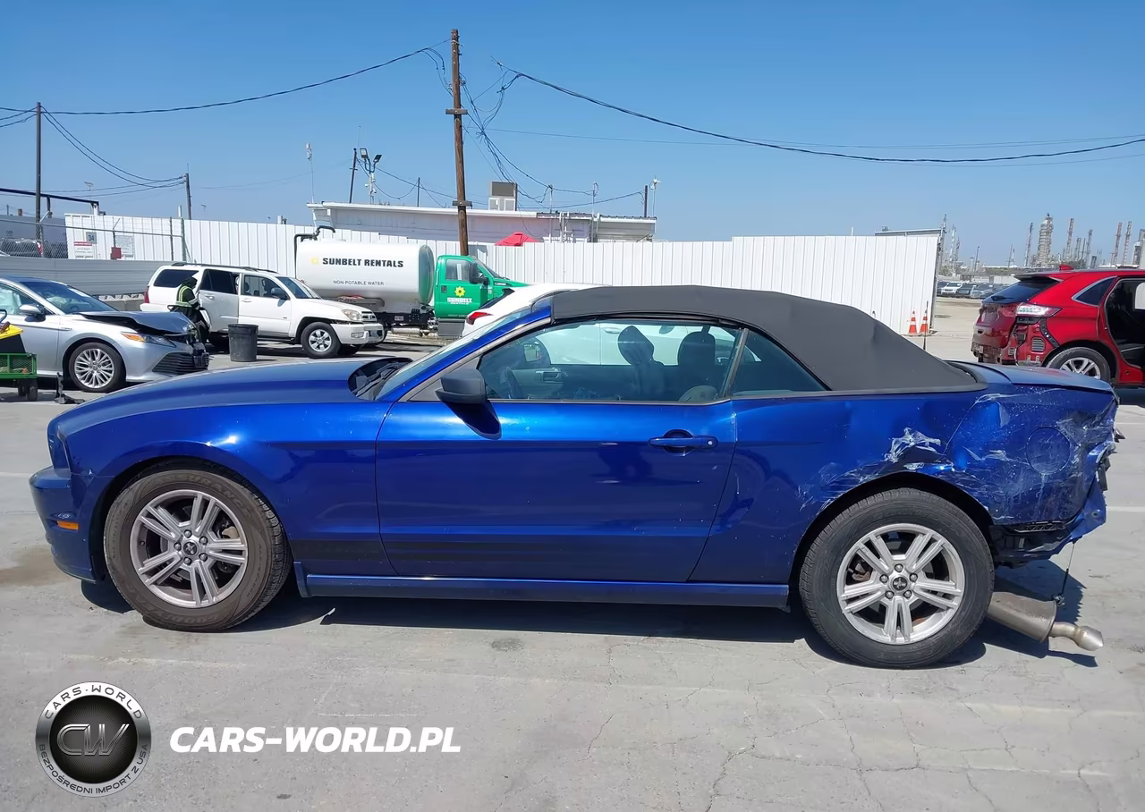 2014 Ford Mustang V6 VIN:1ZVBP8EM3E5267185 - 14