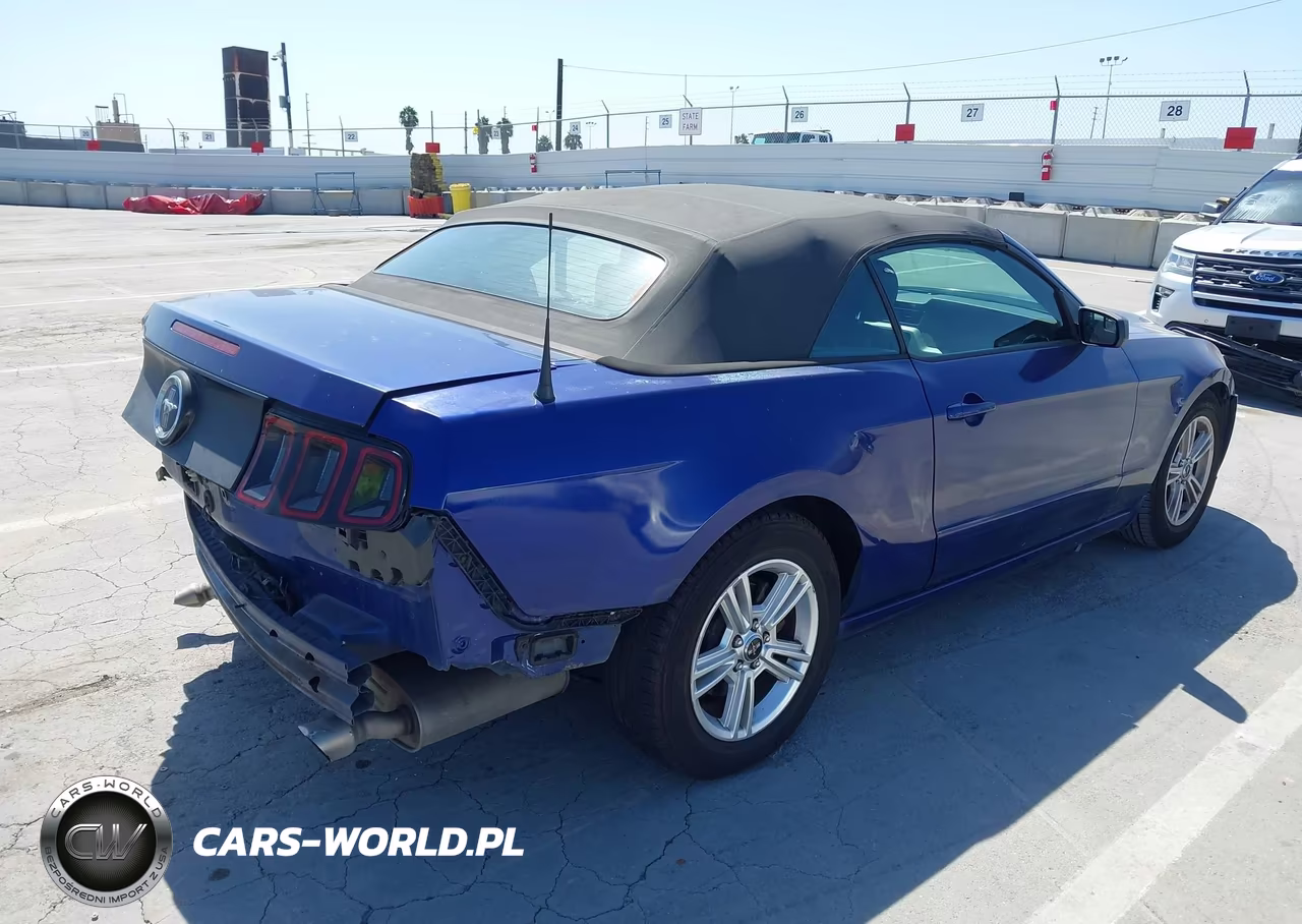 2014 Ford Mustang V6 VIN:1ZVBP8EM3E5267185 - 4