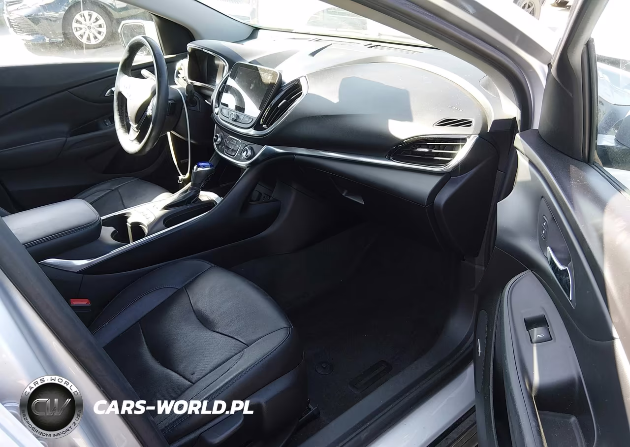 2018 Chevrolet Volt Premier VIN:1G1RD6S51JU124143 - 5