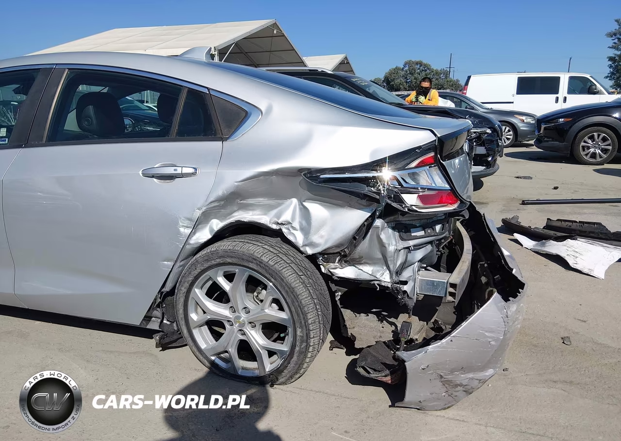 2018 Chevrolet Volt Premier VIN:1G1RD6S51JU124143 - 6