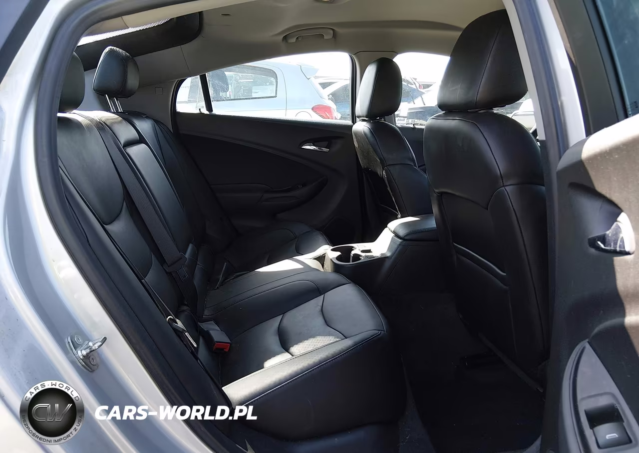 2018 Chevrolet Volt Premier VIN:1G1RD6S51JU124143 - 8
