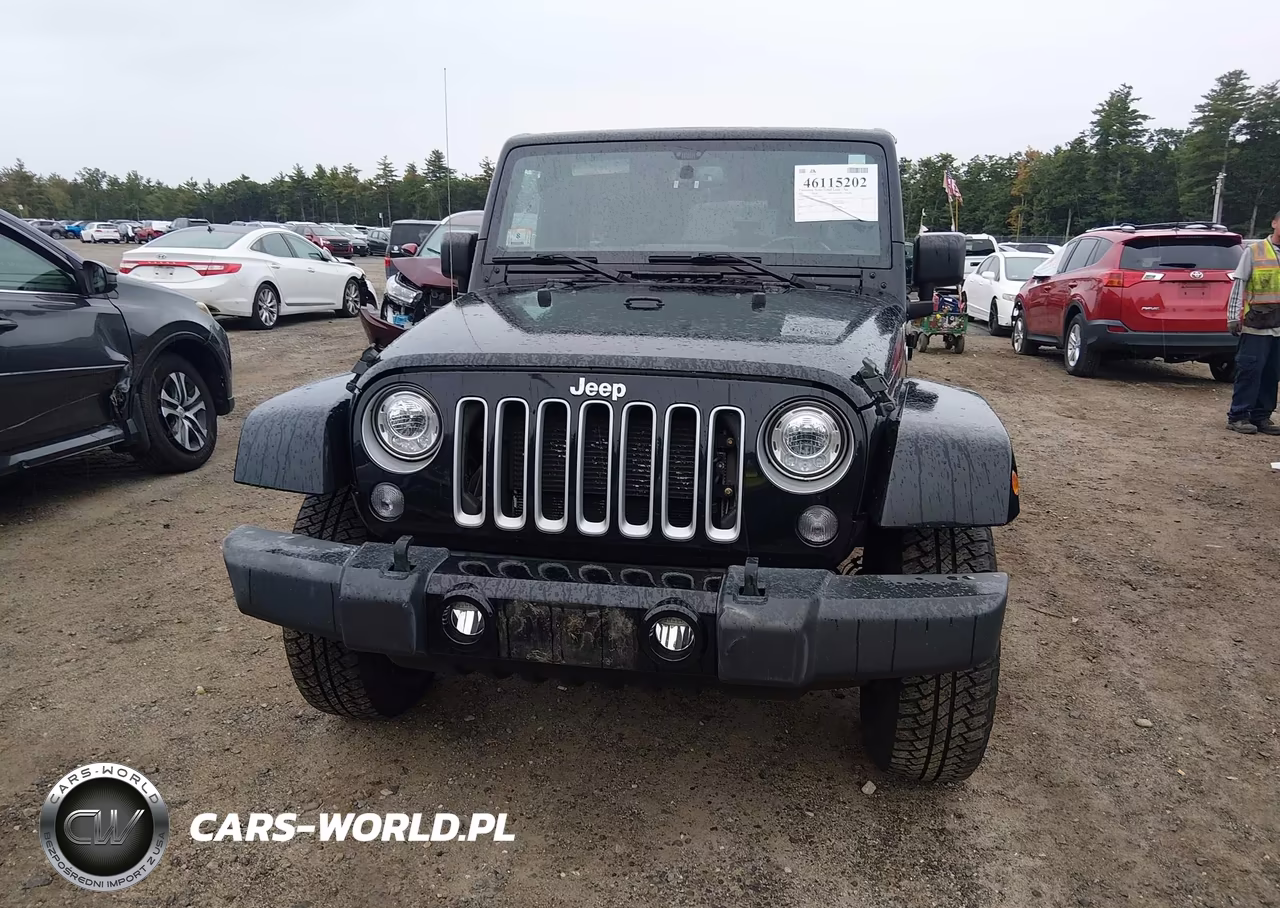 2017 Jeep Wrangler Unlimited Sahara 4X4 VIN:1C4BJWEGXHL733536 - 12