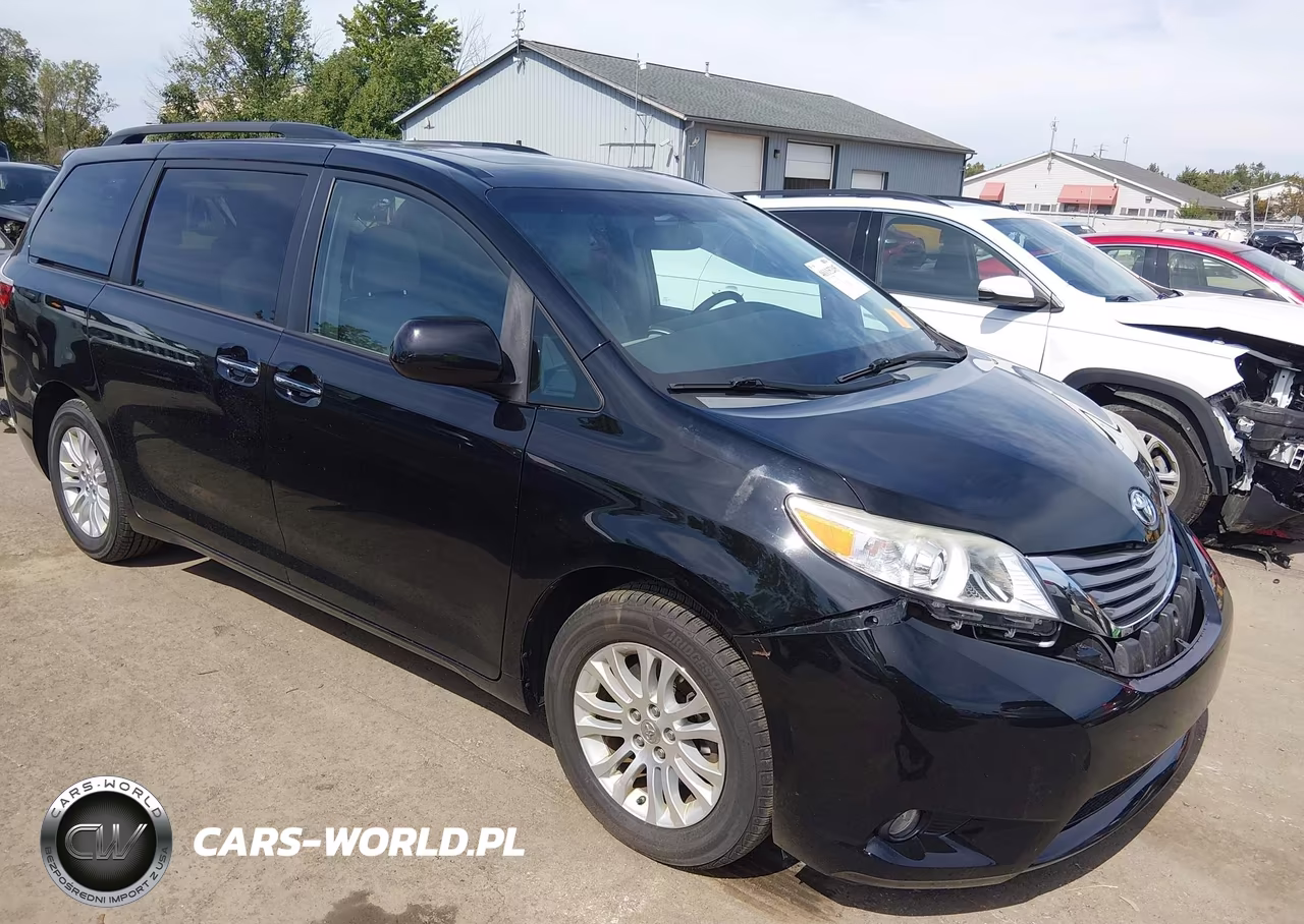 2015 Toyota Sienna Xle 8 Passenger