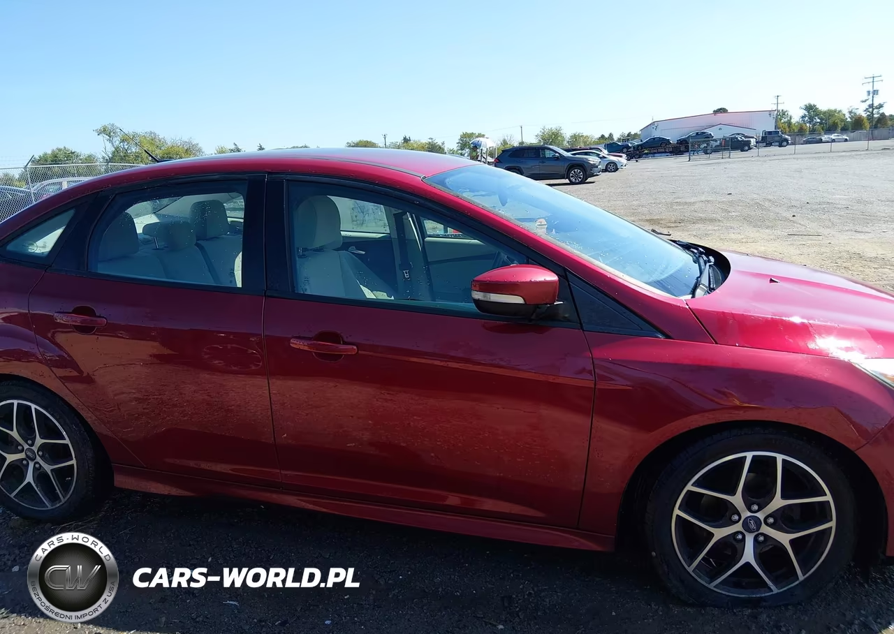 2016 Ford Focus Se VIN:1FADP3F27GL304187 - 13