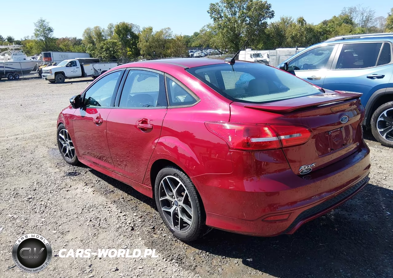 2016 Ford Focus Se VIN:1FADP3F27GL304187 - 3