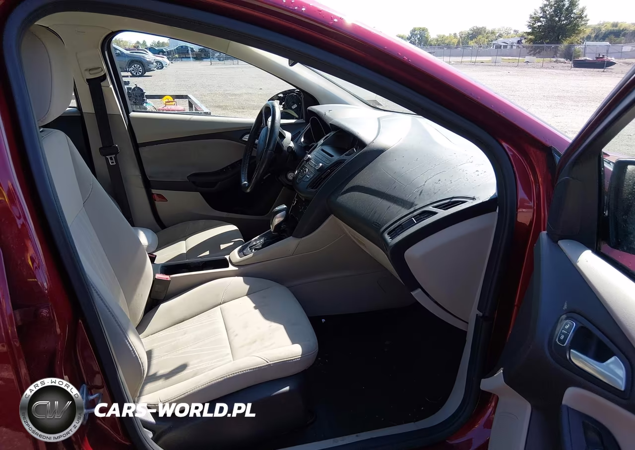 2016 Ford Focus Se VIN:1FADP3F27GL304187 - 5
