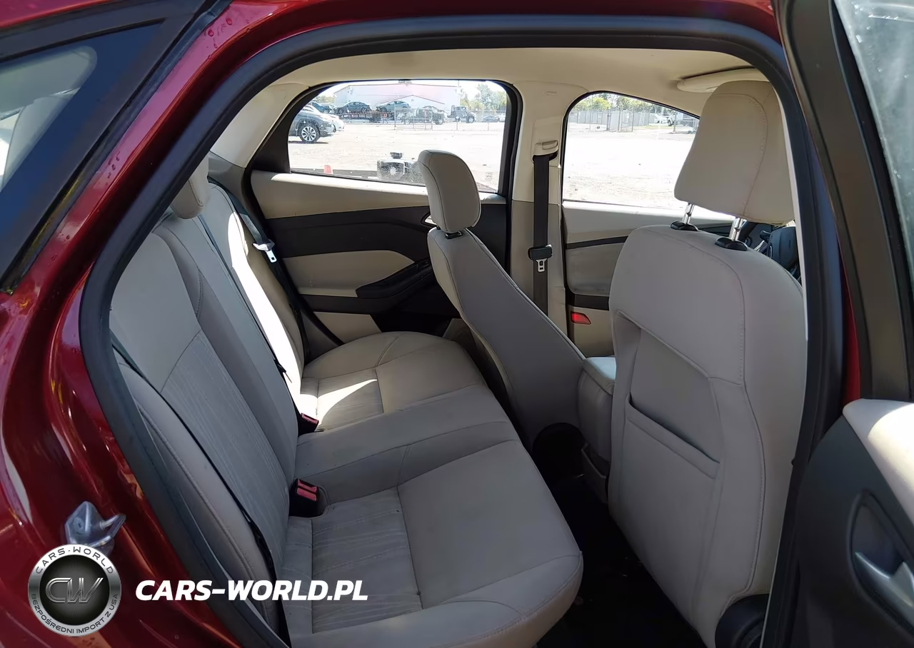 2016 Ford Focus Se VIN:1FADP3F27GL304187 - 8