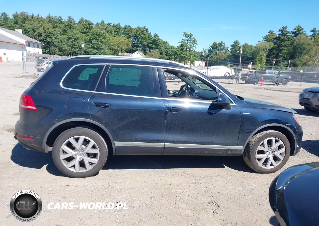 2014 Volkswagen Touareg X VIN:WVGEP9BP1ED007843 - 13