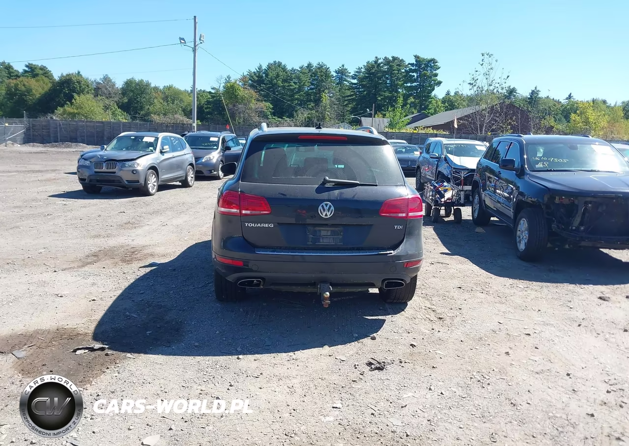 2014 Volkswagen Touareg X VIN:WVGEP9BP1ED007843 - 16