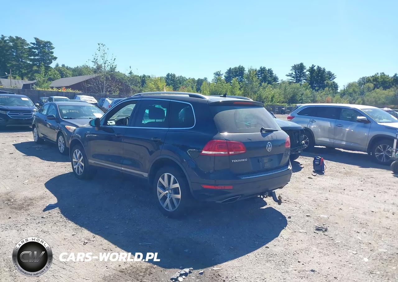 2014 Volkswagen Touareg X VIN:WVGEP9BP1ED007843 - 3