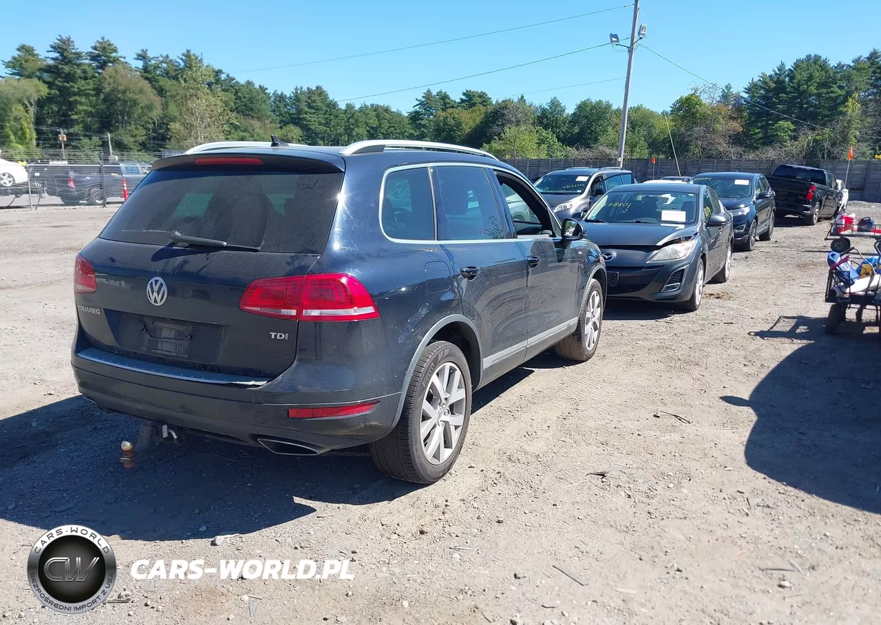2014 Volkswagen Touareg X VIN:WVGEP9BP1ED007843 - 4