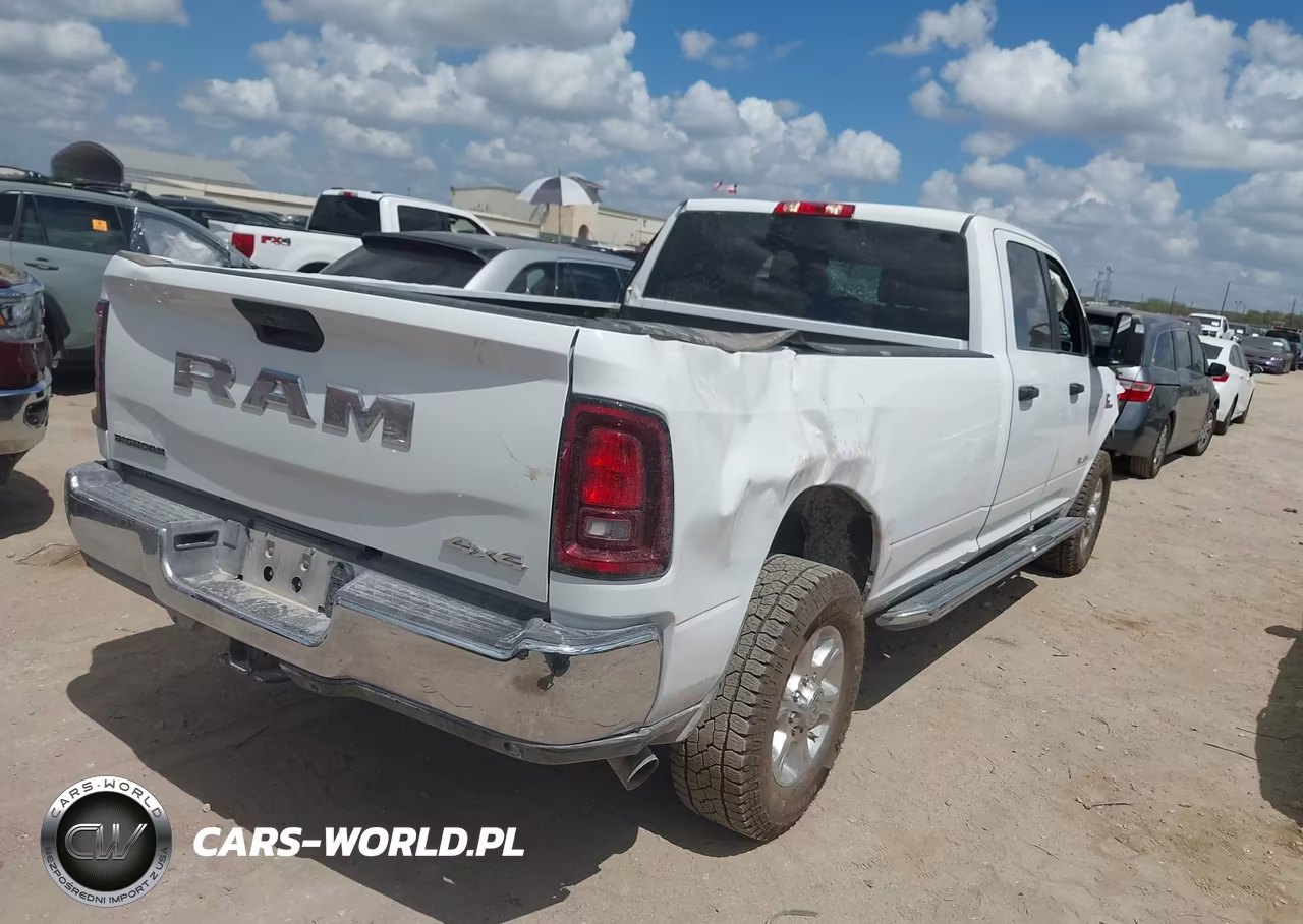 2026 Ram 2500 Big Horn 4X4 8' Box VIN:3C6UR5JL0TG273962 - 4