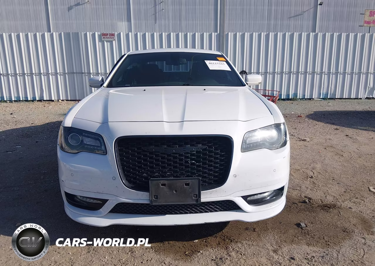 2018 Chrysler 300 300S VIN:2C3CCABG4JH266384 - 12