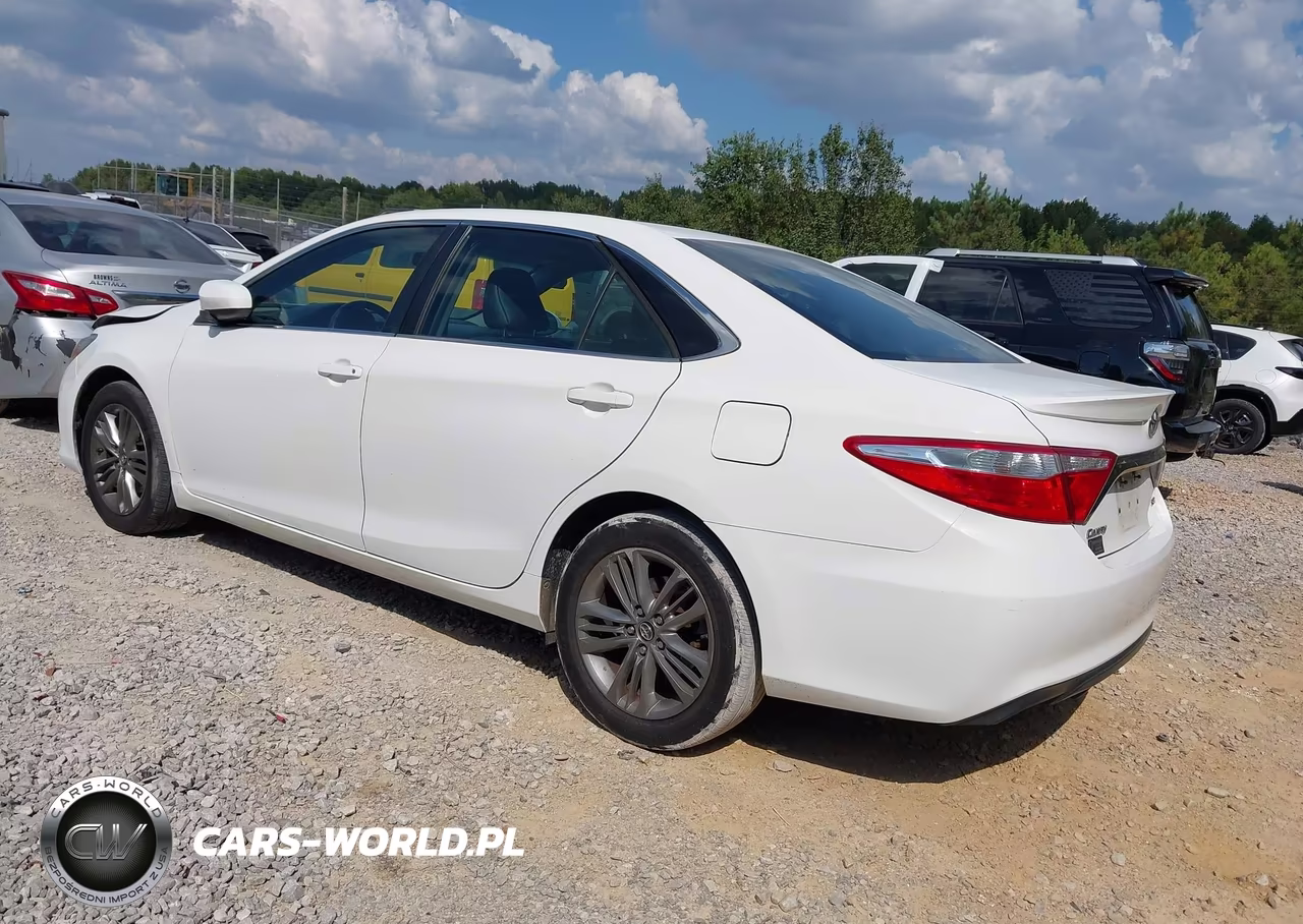 2016 Toyota Camry Se VIN:4T1BF1FK0GU206858 - 3