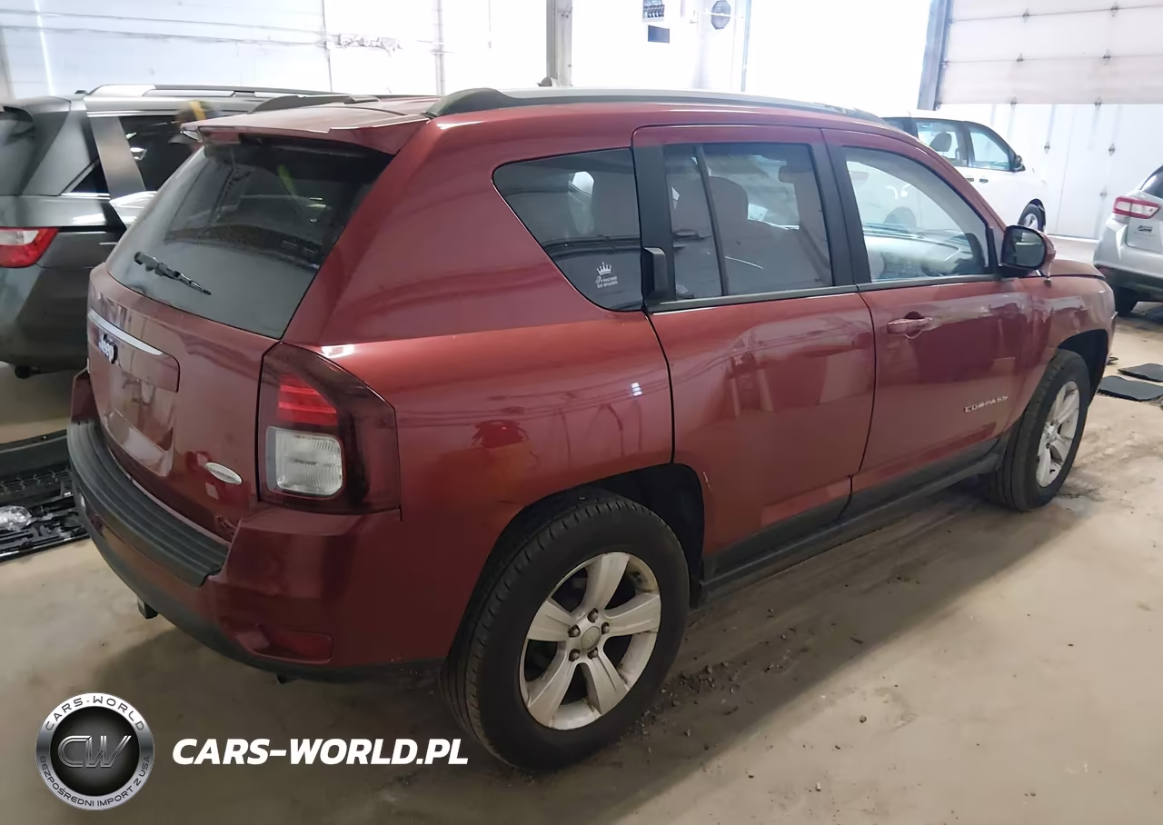 2016 Jeep Compass Latitude VIN:1C4NJDEB7GD758201 - 4