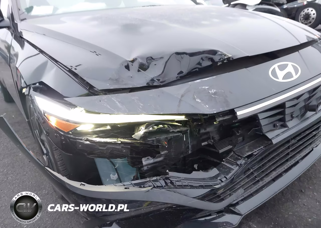2026 Hyundai Elantra Sel Sport VIN:KMHLM4DG4TU210772 - 12