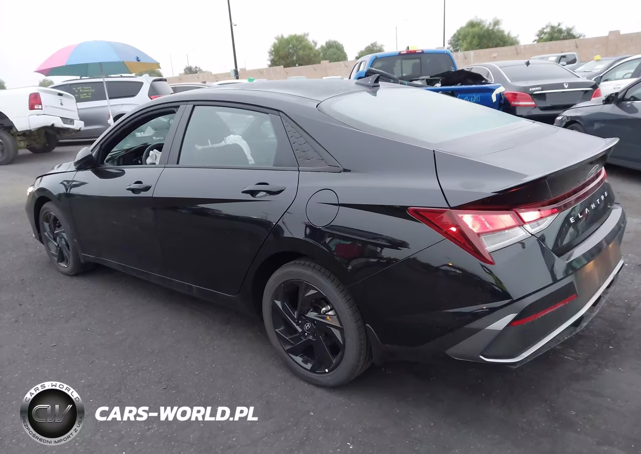 2026 Hyundai Elantra Sel Sport VIN:KMHLM4DG4TU210772 - 3