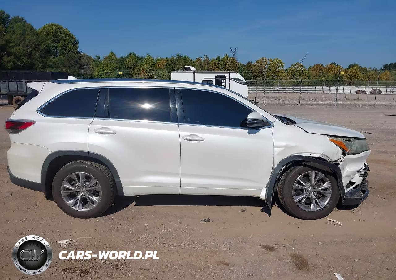 2015 Toyota Highlander Xle V6 VIN:5TDJKRFH3FS142817 - 13