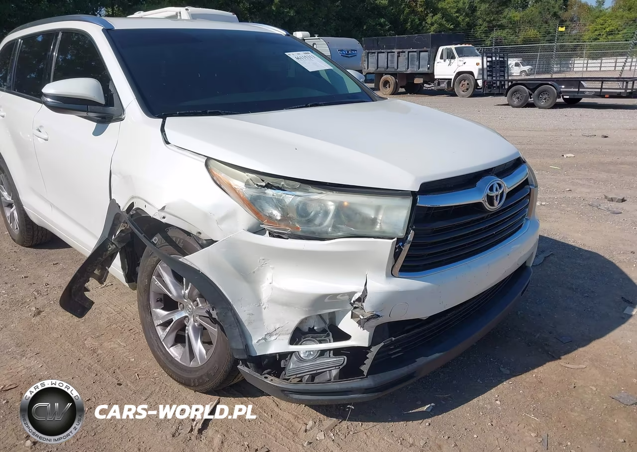 2015 Toyota Highlander Xle V6 VIN:5TDJKRFH3FS142817 - 6
