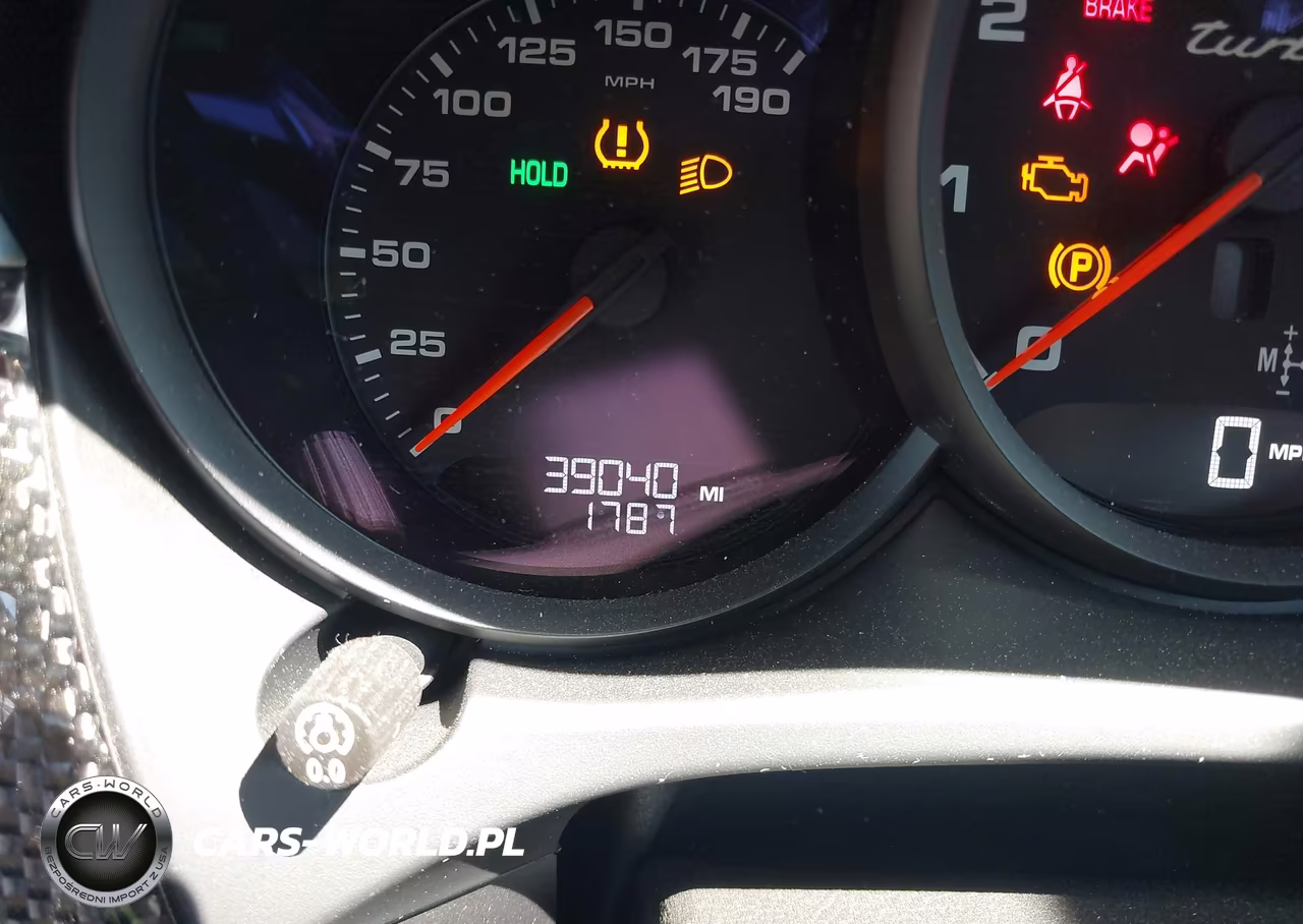 2018 Porsche Macan Turbo VIN:WP1AF2A59JLB71627 - 16