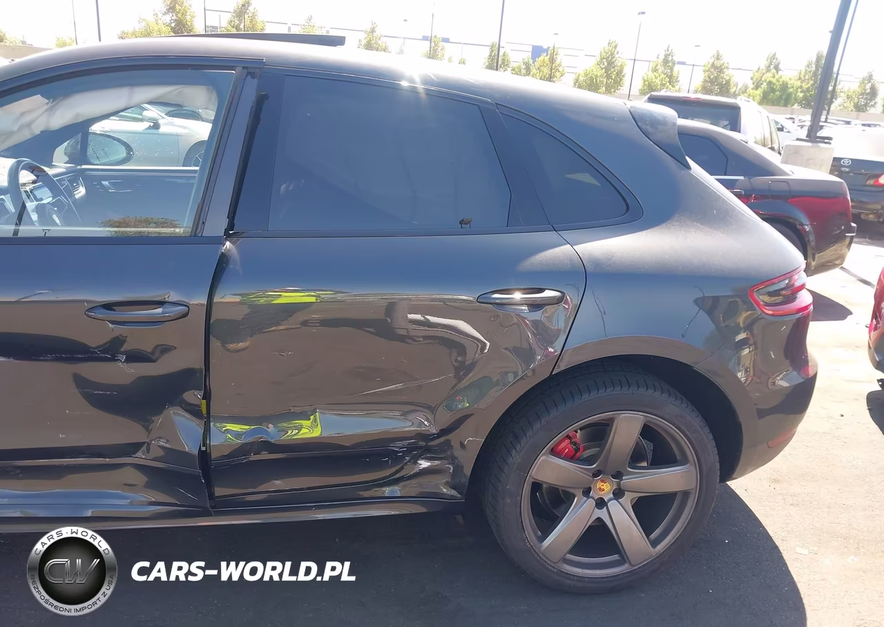 2018 Porsche Macan Turbo VIN:WP1AF2A59JLB71627 - 18