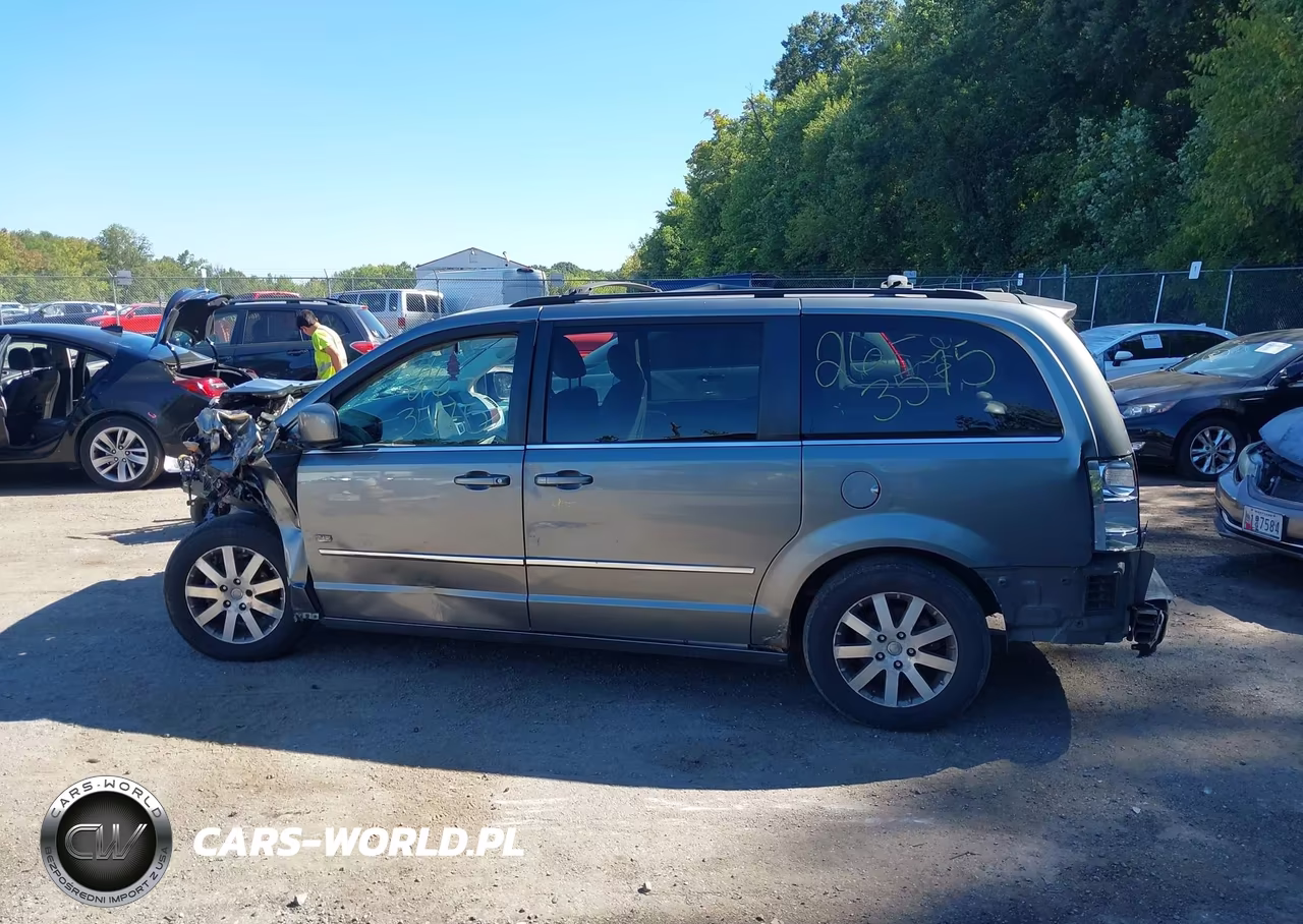 2009 Chrysler Town & Country Touring VIN:2A8HR54119R642232 - 14