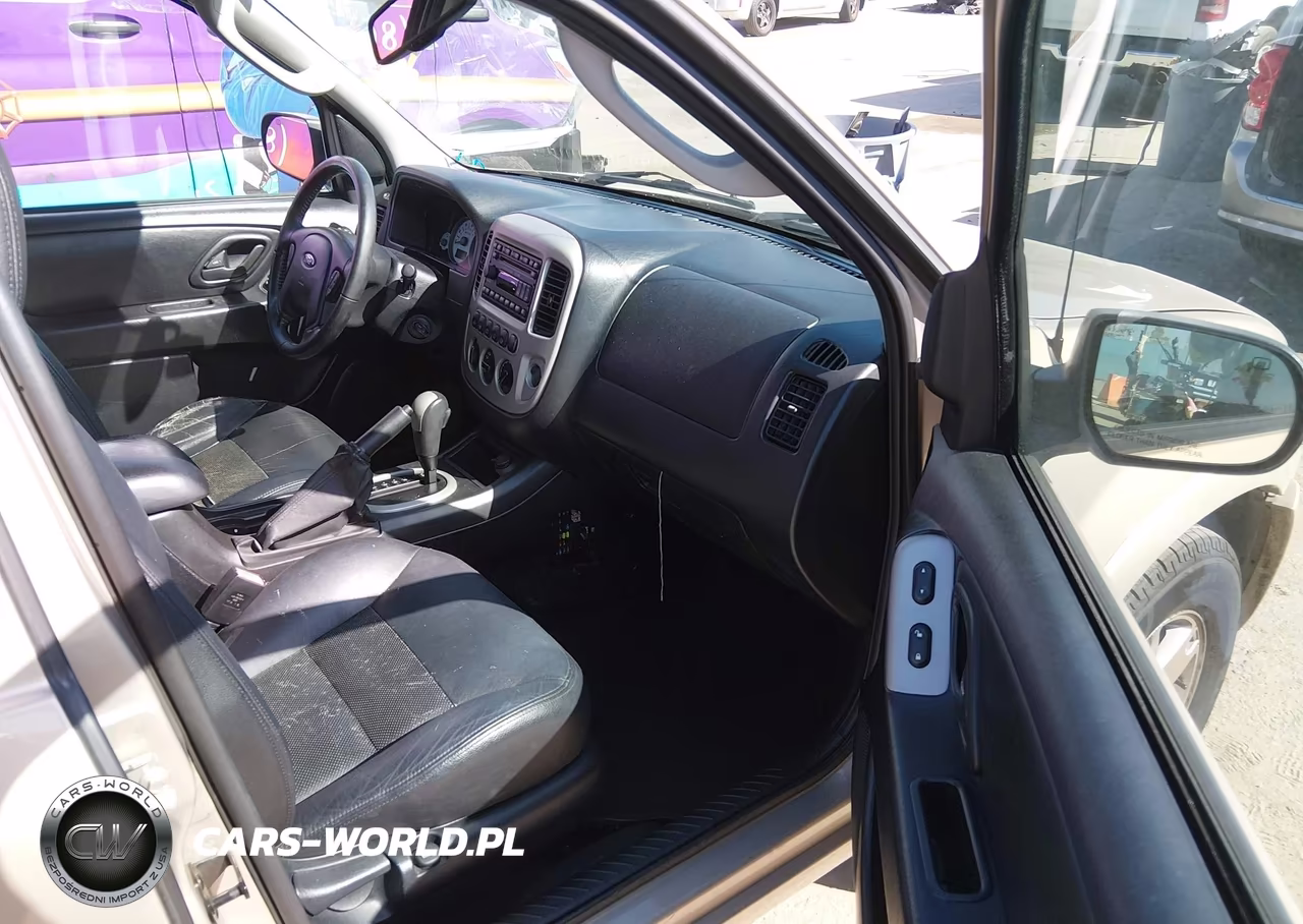 2007 Ford Escape Limited VIN:1FMCU04107KA15824 - 5