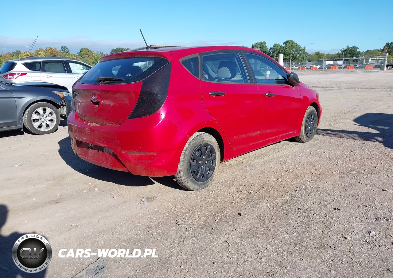 2013 Hyundai Accent Gs VIN:KMHCT5AE4DU068744 - 4