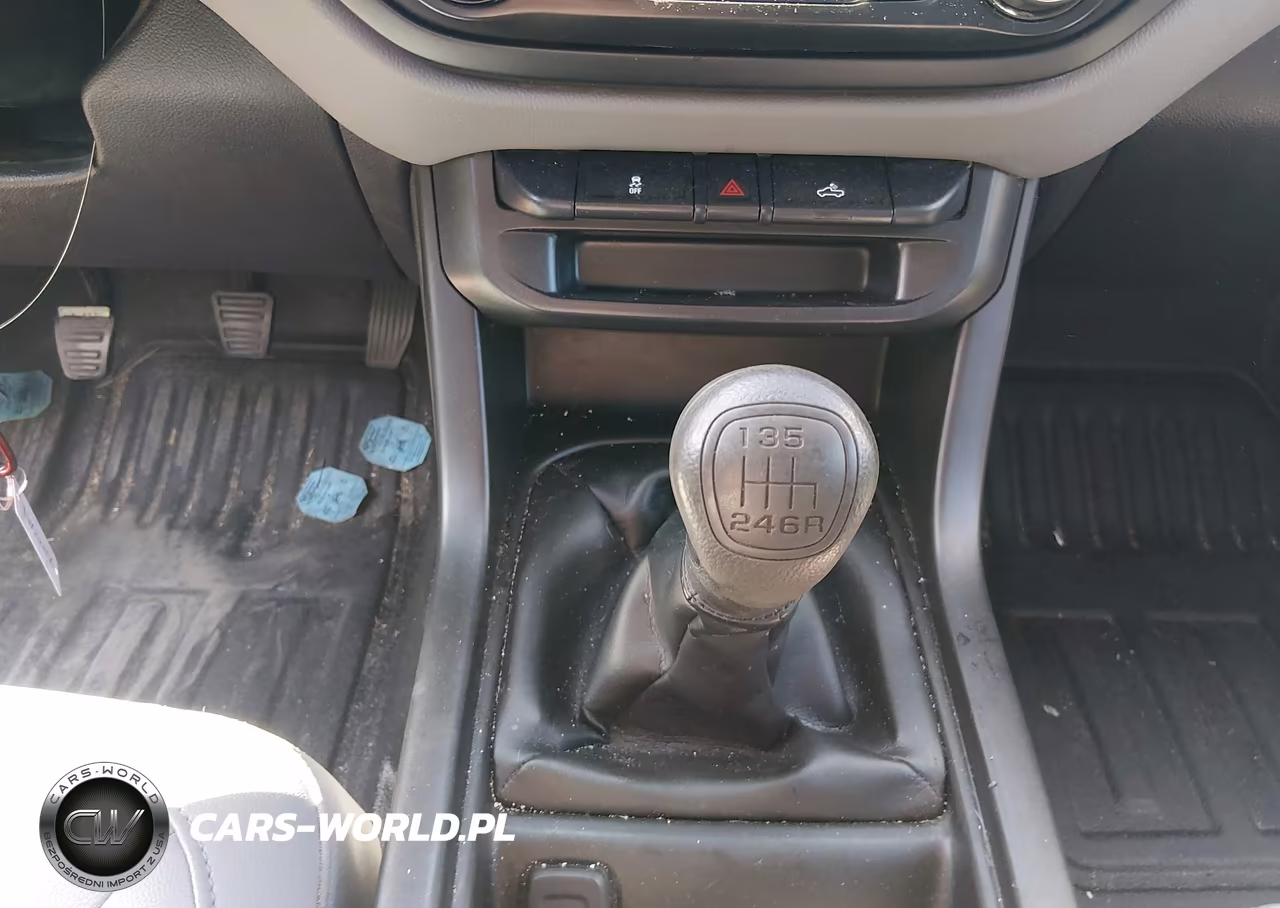 2018 Chevrolet Colorado VIN:1GCHSAEA8J1204531 - 17