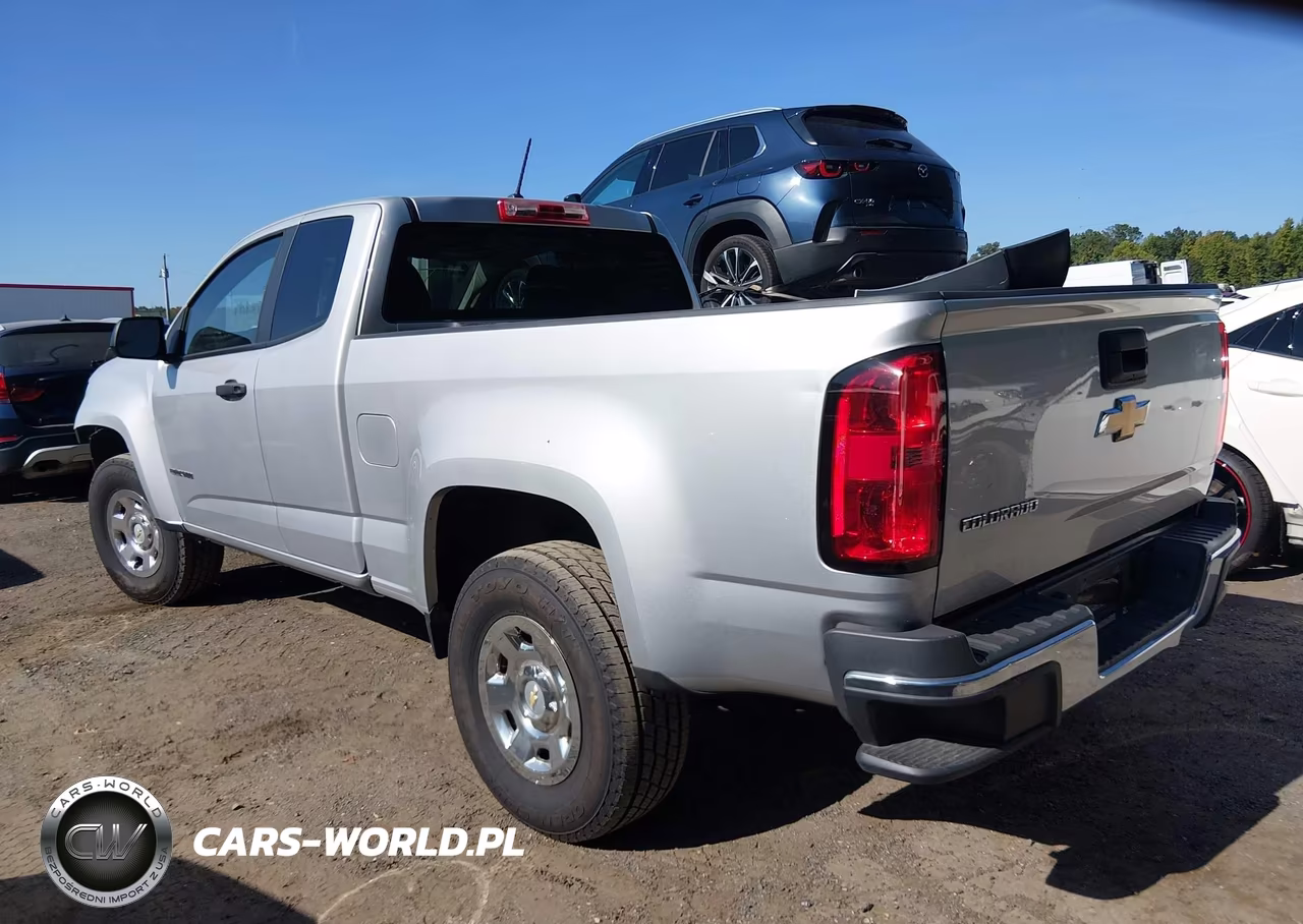 2018 Chevrolet Colorado VIN:1GCHSAEA8J1204531 - 3