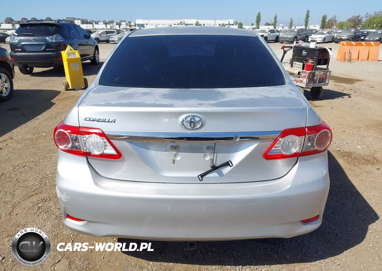 2013 Toyota Corolla L VIN:JTDBU4EE4DJ118870 - 17