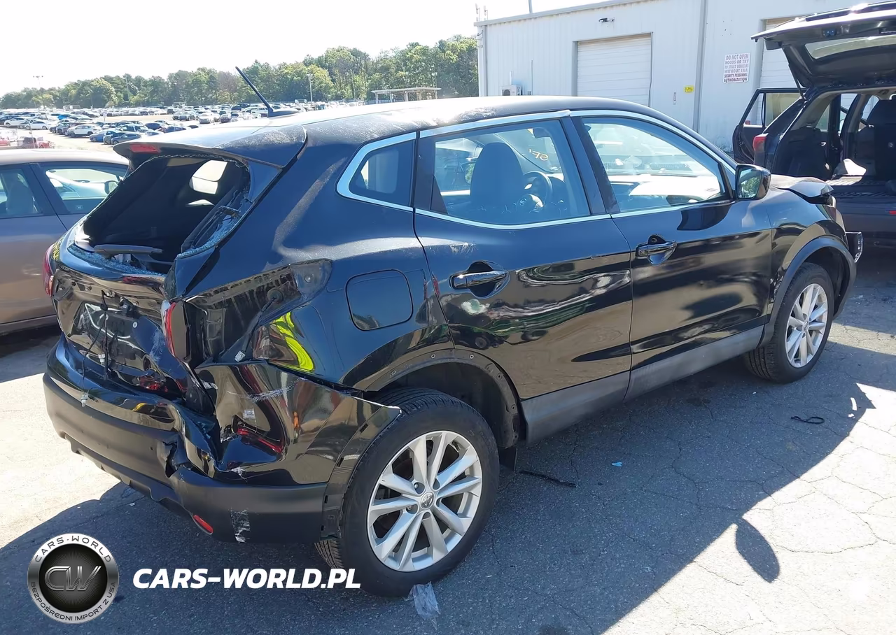 2017 Nissan Rogue Sport S VIN:JN1BJ1CR3HW124393 - 4