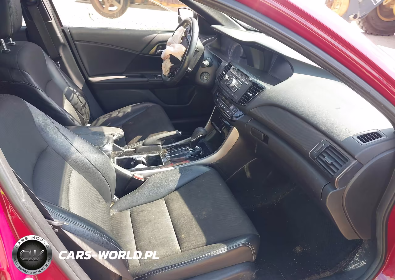 2017 Honda Accord Sport VIN:1HGCR2F5XHA043608 - 5
