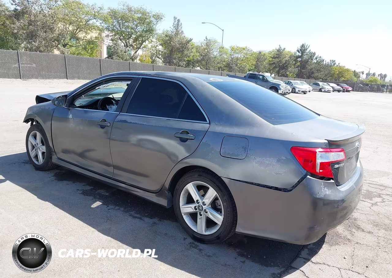2013 Toyota Camry Se VIN:4T1BF1FK0DU657994 - 3