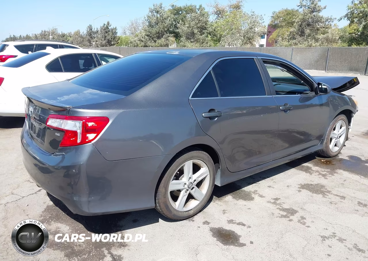 2013 Toyota Camry Se VIN:4T1BF1FK0DU657994 - 4