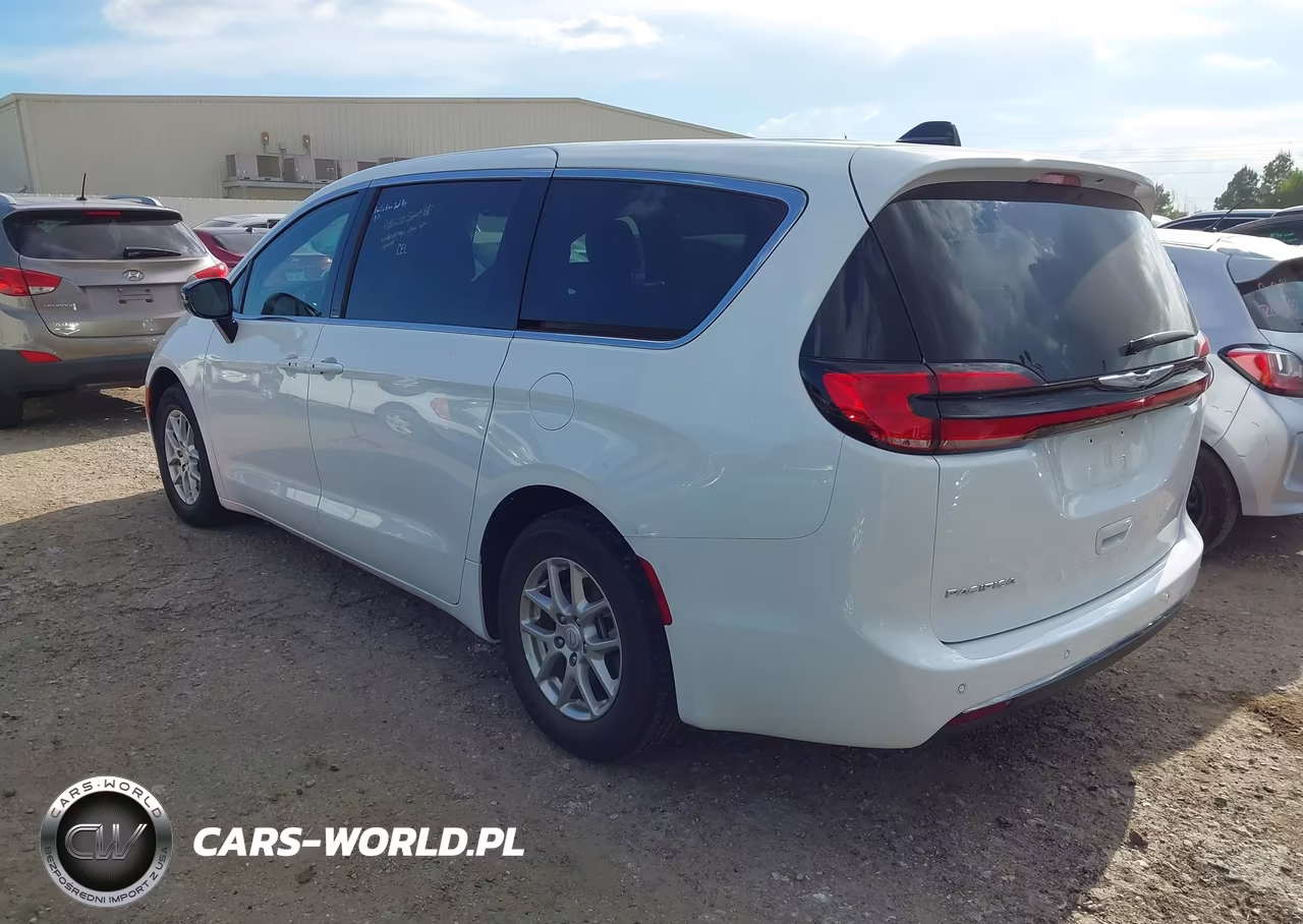 2025 Chrysler Pacifica Select VIN:2C4RC1BG4SR600818 - 3