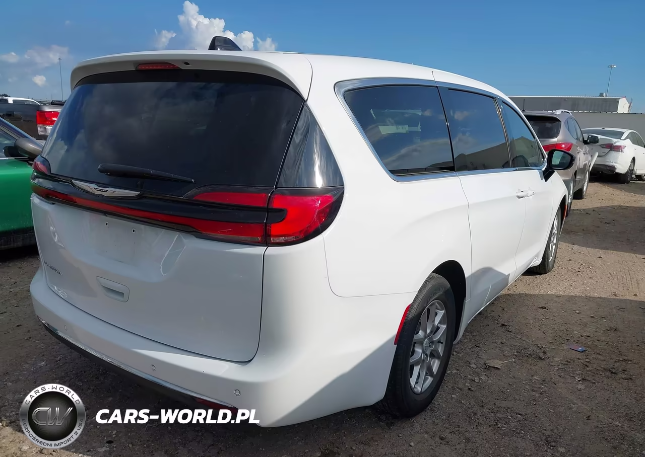 2025 Chrysler Pacifica Select VIN:2C4RC1BG4SR600818 - 4