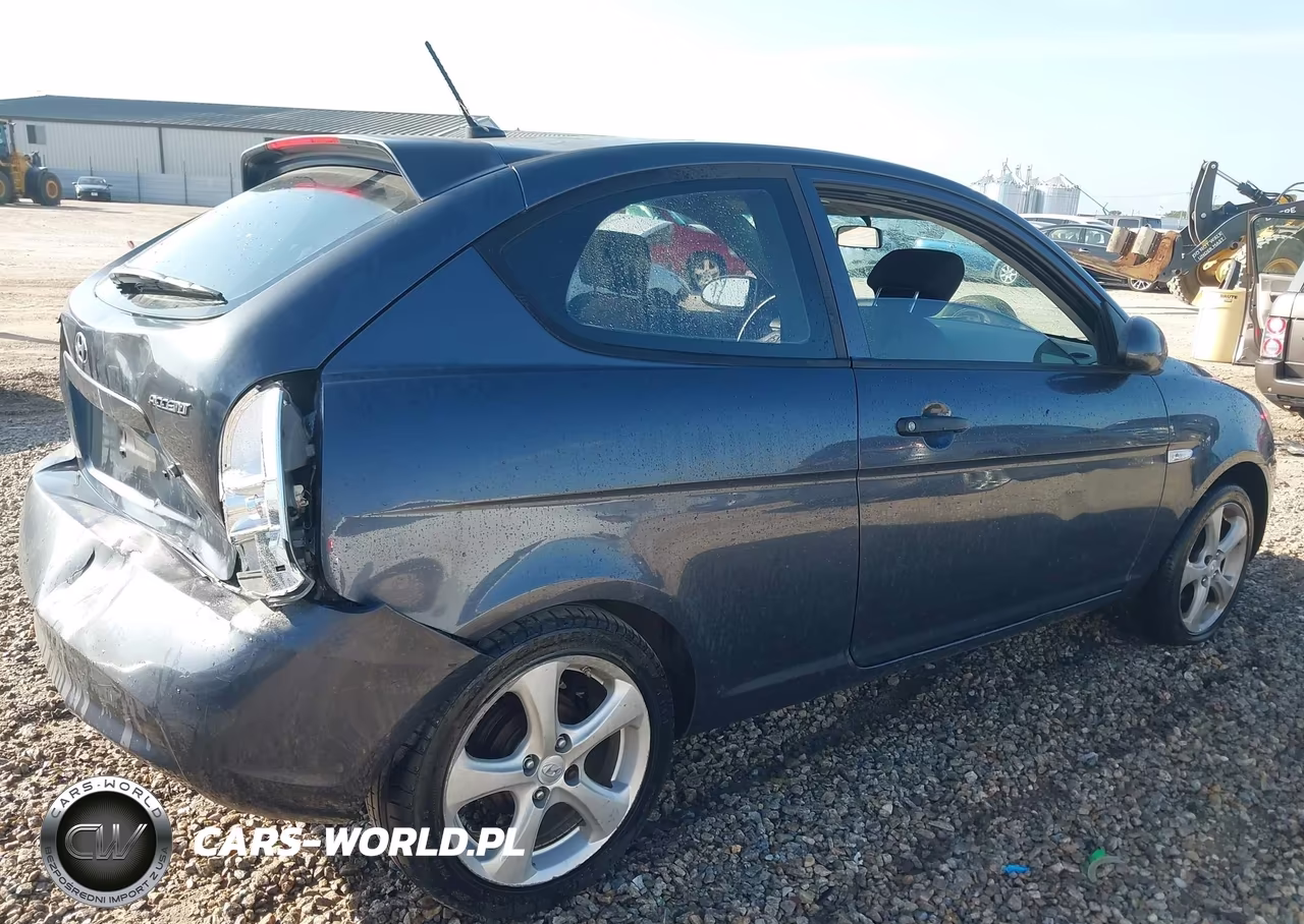 2009 Hyundai Accent Se VIN:KMHCN36C09U123395 - 4