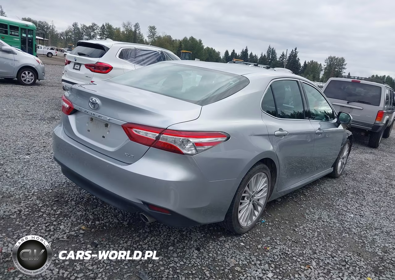 2018 Toyota Camry Xle VIN:4T1B11HKXJU091253 - 4