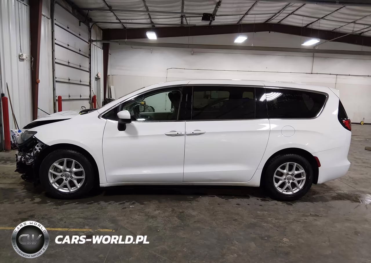 2017 Chrysler Pacifica Touring VIN:2C4RC1DG0HR532104 - 15