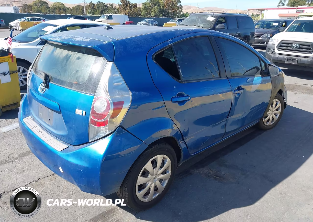 2012 Toyota Prius C Two VIN:JTDKDTB35C1516715 - 4