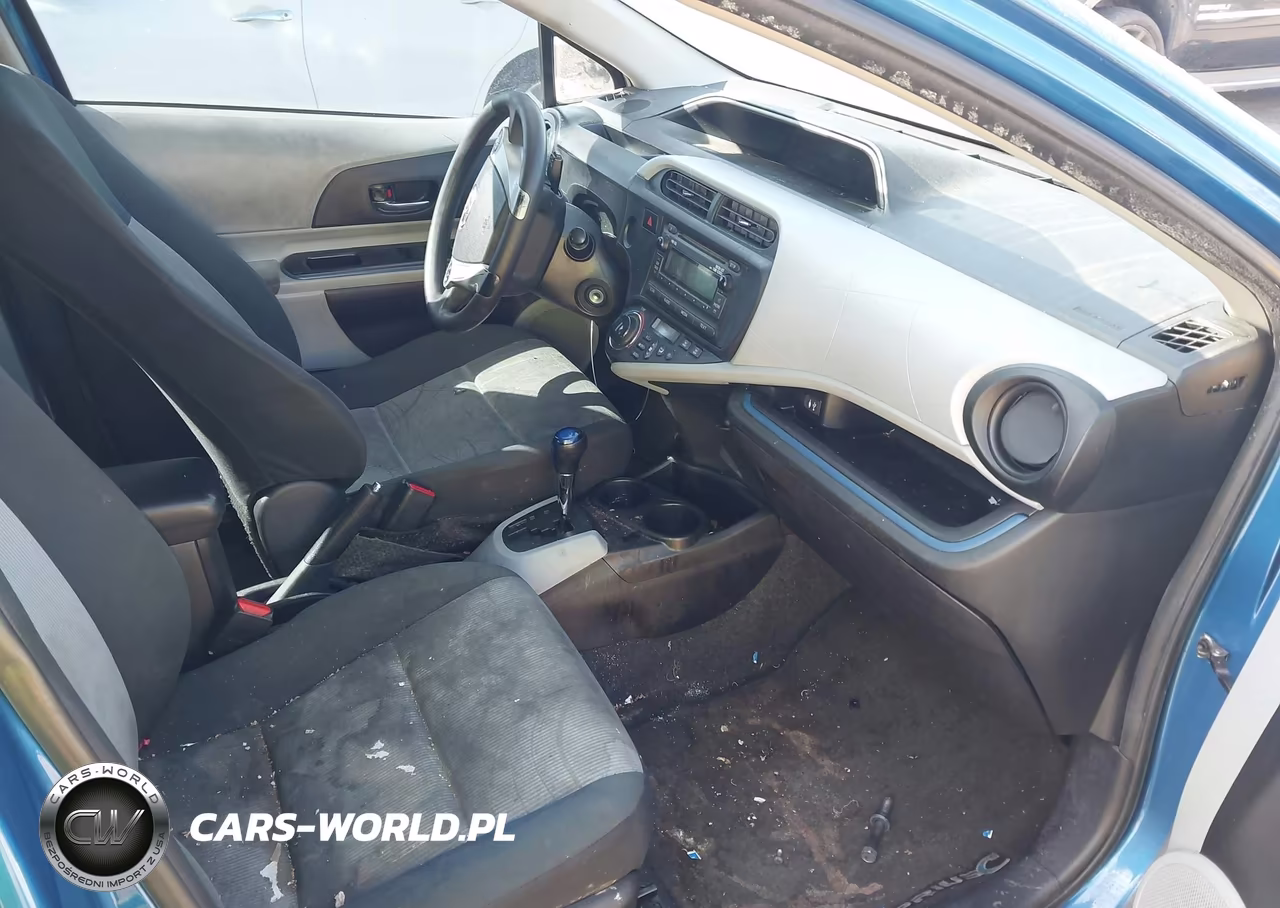 2012 Toyota Prius C Two VIN:JTDKDTB35C1516715 - 5